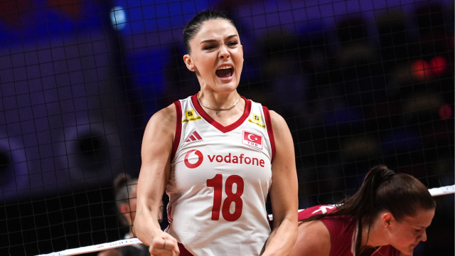 "Boynumuzda altın madalyayla dönüyoruz"