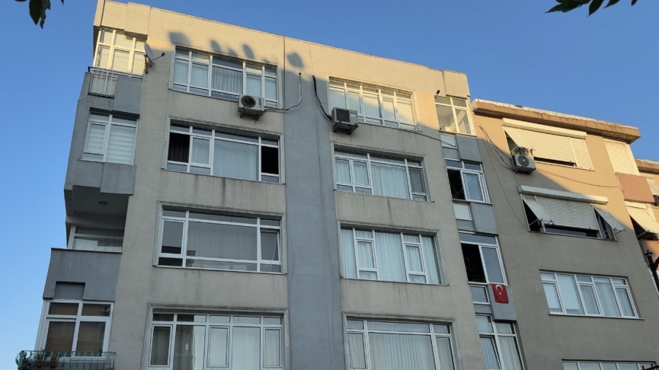 Uyku sorunu vardı, taburcu olduktan sonra 3.kattan düştü