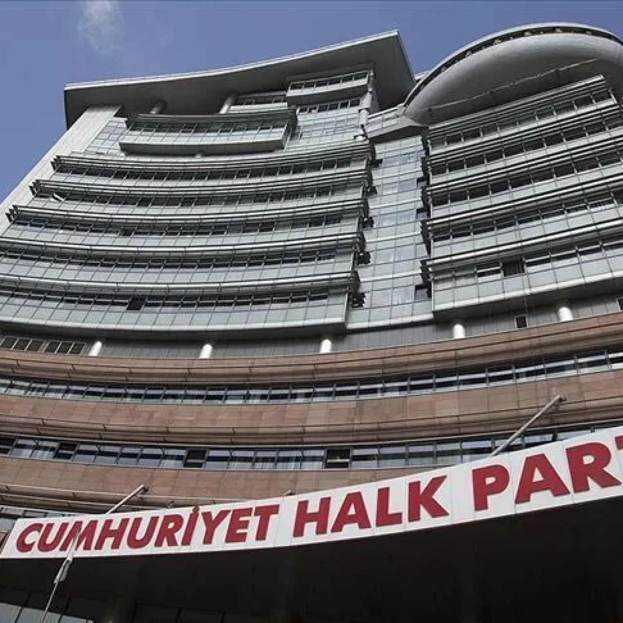 Eski 264 vekilden YENİ Parti'ye destek