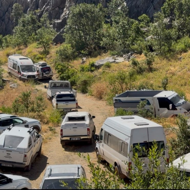 Derede facia! Önce atı, sonra kendisi bulundu