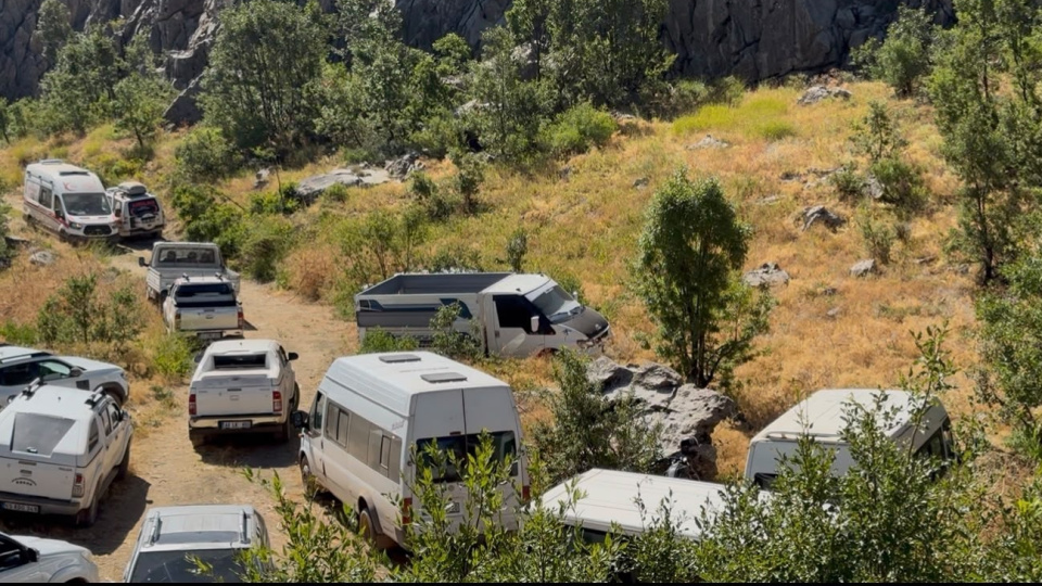 Derede facia! Önce atı, sonra kendisi bulundu