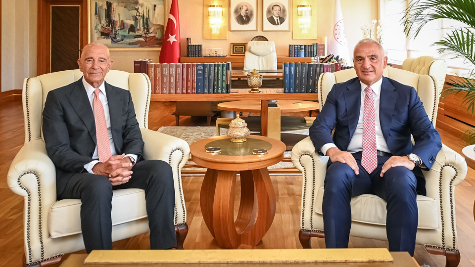 Bakan Ersoy, Barrack'ı ağırladı