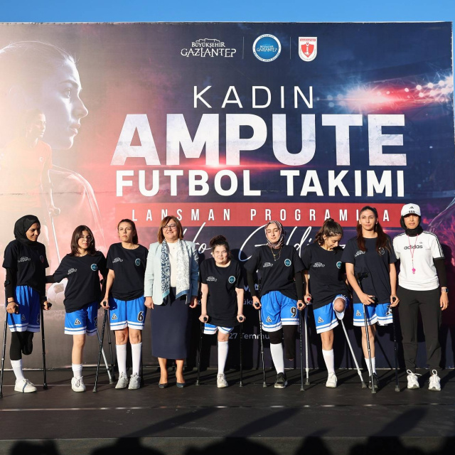 Türkiye'nin ilk kadın ampute futbol takımı tanıtıldı