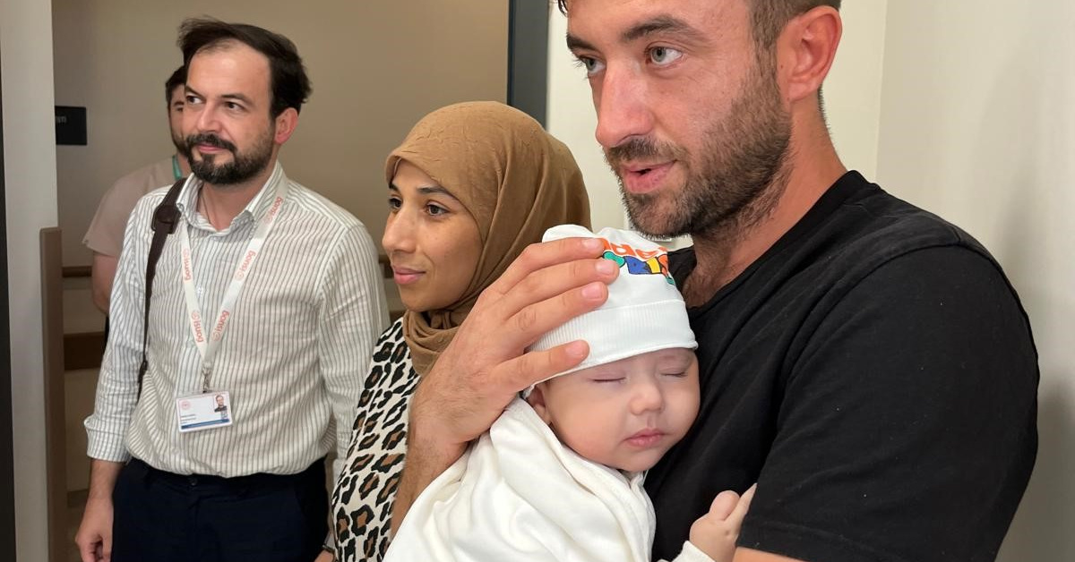 Anne karnındaki bebeğin ciğerine operasyon yapıldı