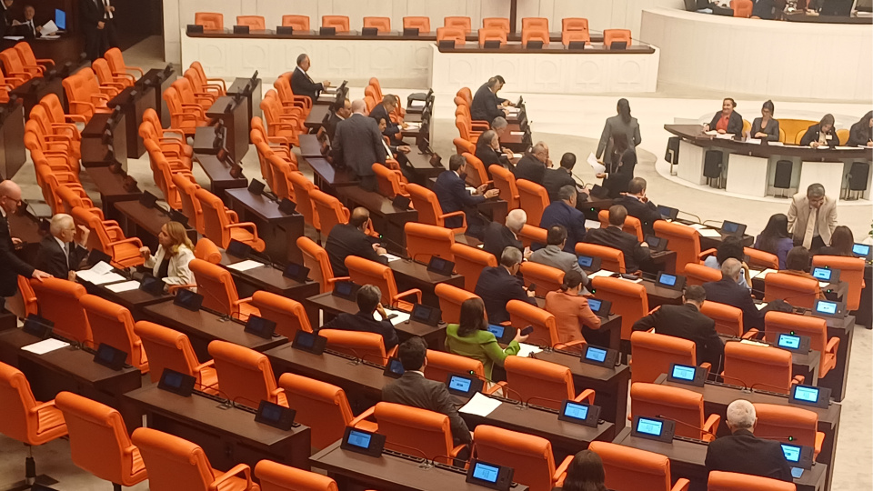 TBMM'de oturma düzeni değişti