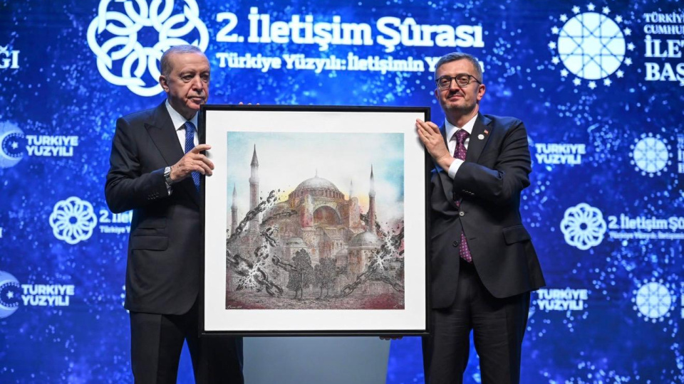 Cumhurbaşkanı Erdoğan'a Ayasofya hediyesi