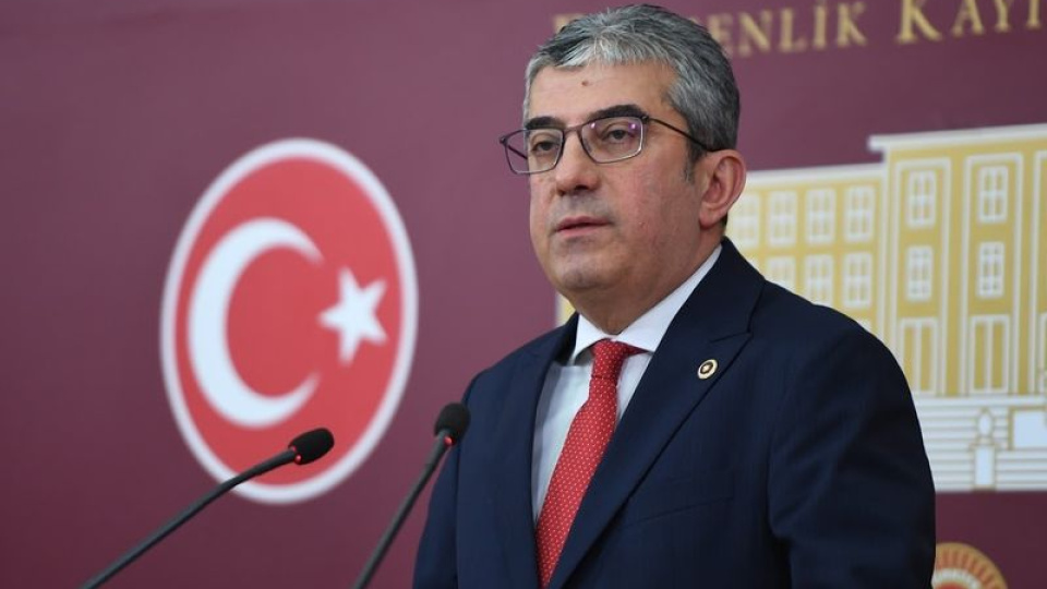 "200'ün üzerinde belediye başkanı istifa etti"