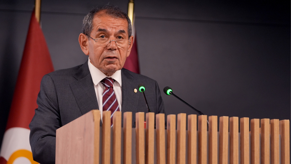 Dursun Özbek'ten transfer eleştirilerine yanıt!