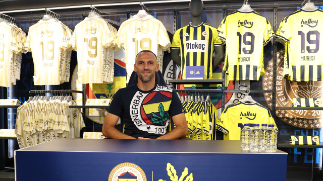 Muriqi'ye Kadıköy'de sevgi seli