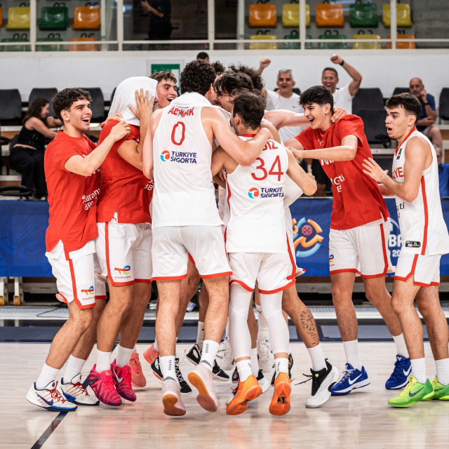 U18 Milliler çeyrek finalde!