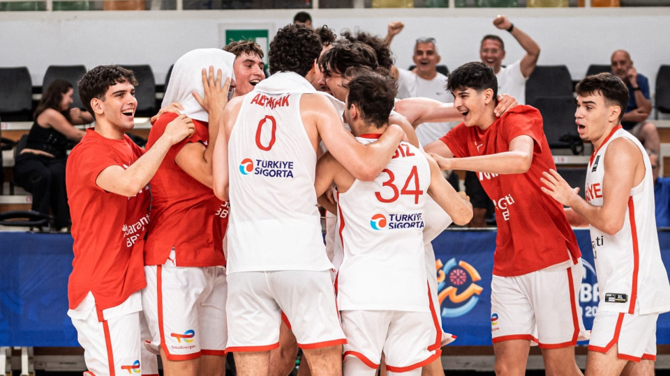 U18 Milliler çeyrek finalde!