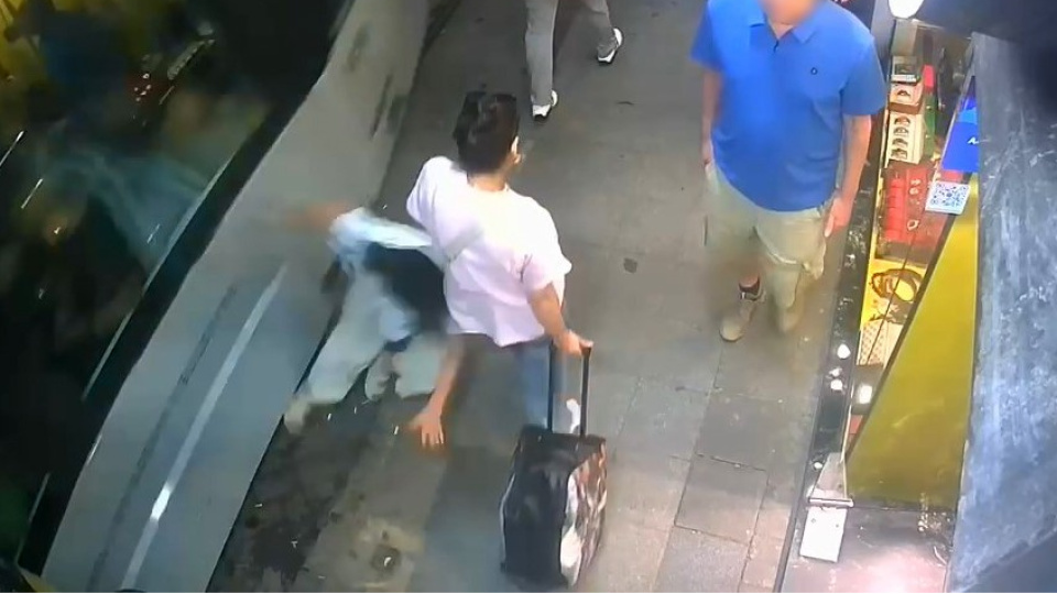 İstanbul'da tramvay, kadına çarptı!