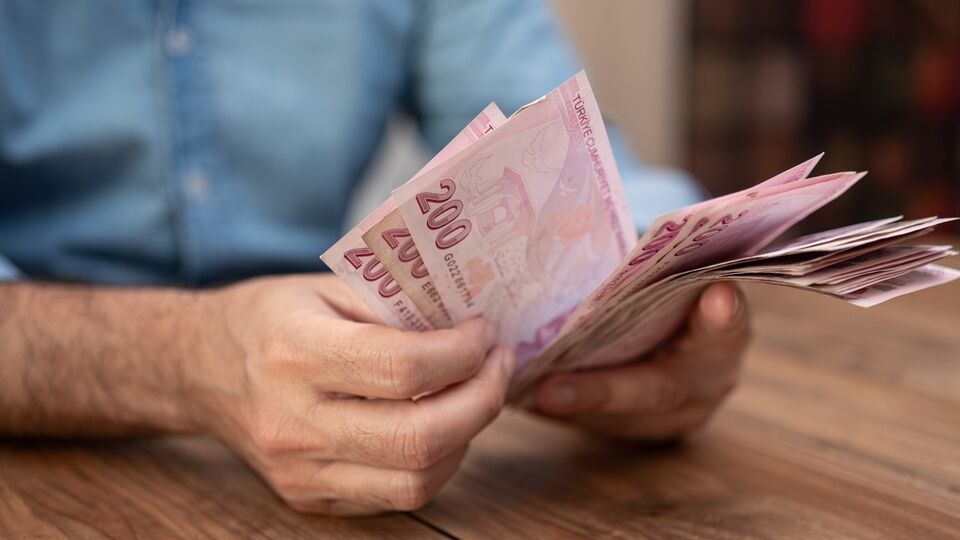 Türk-İş: Yoksulluk sınırı 120 bin TL'yi aştı