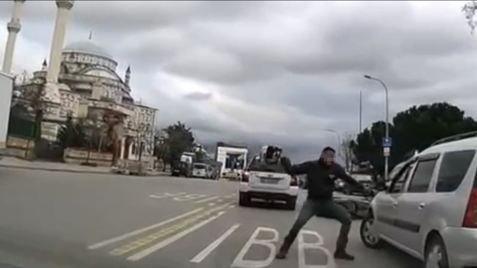 Trafikte araçtan inme ve takip olayları yarıya düştü