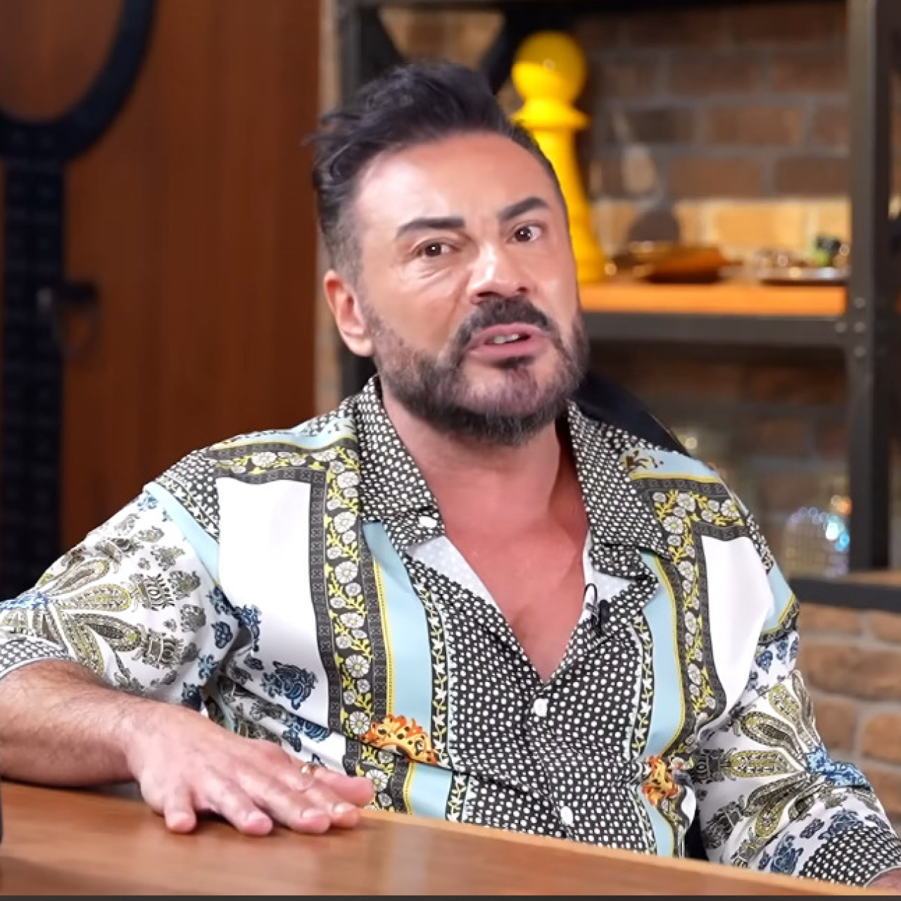 "Babam ayağını ağzıma soktu"