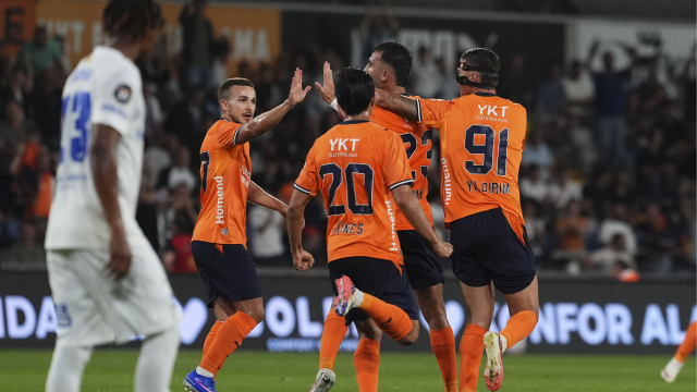 Başakşehir, tur için sahada!