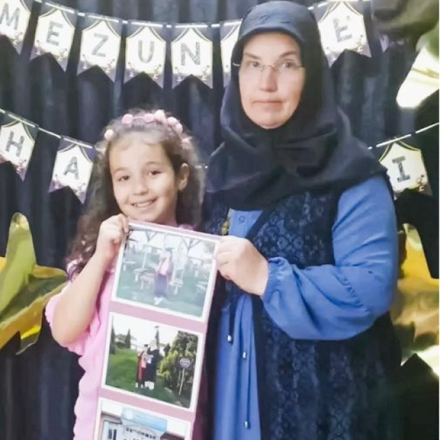 Anne ve kızına kırmızı ışıkta 112 km ile vurmuş