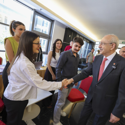 Kılıçdaroğlu'ndan Üniversite Tercih Merkezi ziyareti