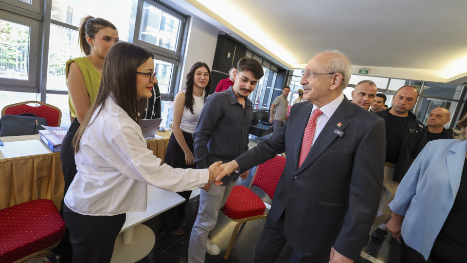 Kılıçdaroğlu'ndan Üniversite Tercih Merkezi ziyareti