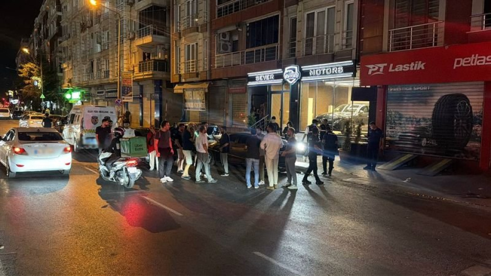 Oto galeriye silahlı saldırı: 1 ölü, 3 yaralı