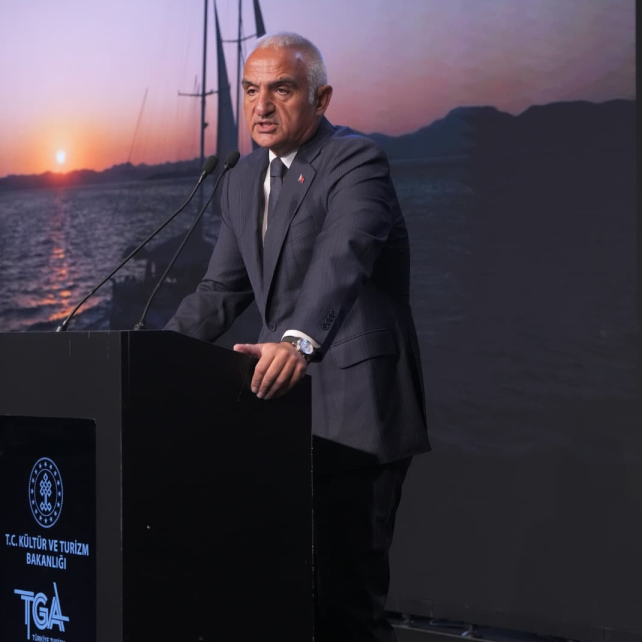"Ateş çemberine rağmen Türkiye turizmde istikrarını korudu"