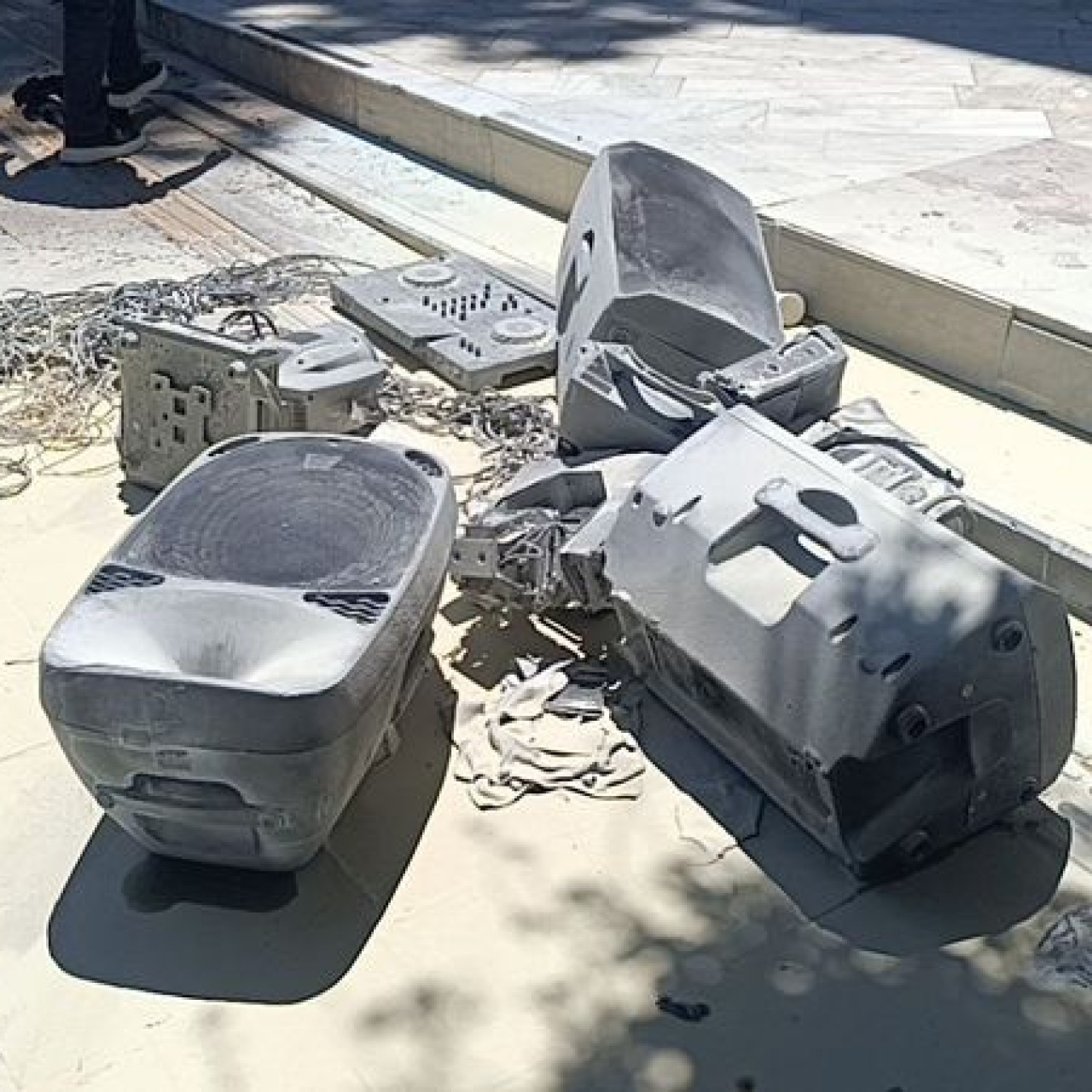 840 bin lira ceza yedi, ses sistemini ateşe verdi