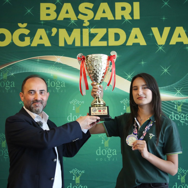 Dünya matematik şampiyonu okulunda coşkuyla karşılandı