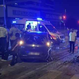 Bursa'da iki otomobil çarpıştı: 7 yaralı