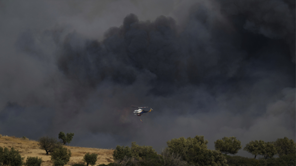 Yunanistan'da iki helikopter çarpıştı