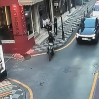 Polisten kaçarken motosikletiyle vali yardımcısına çarptı!