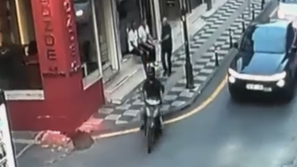 Polisten kaçarken motosikletiyle vali yardımcısına çarptı!