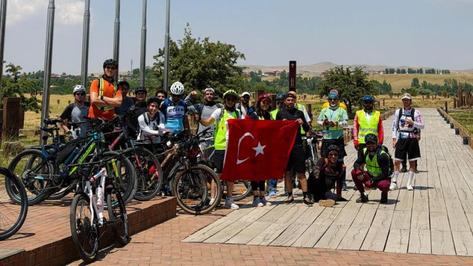 "Bitlis'te 1 metre dahi bisiklet yolu yok"
