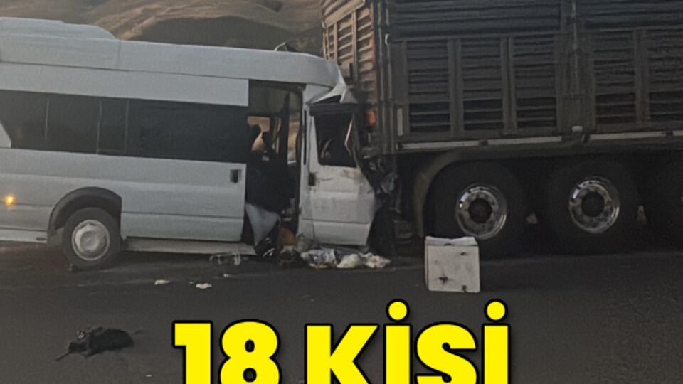 18 yaralı var! Minibüs tıra çarptı