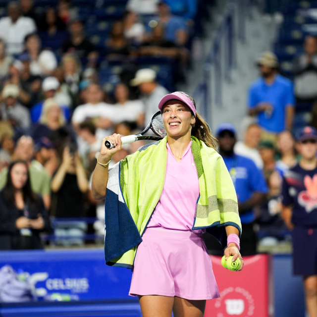 Zeynep Sönmez, Kanada'da turladı!