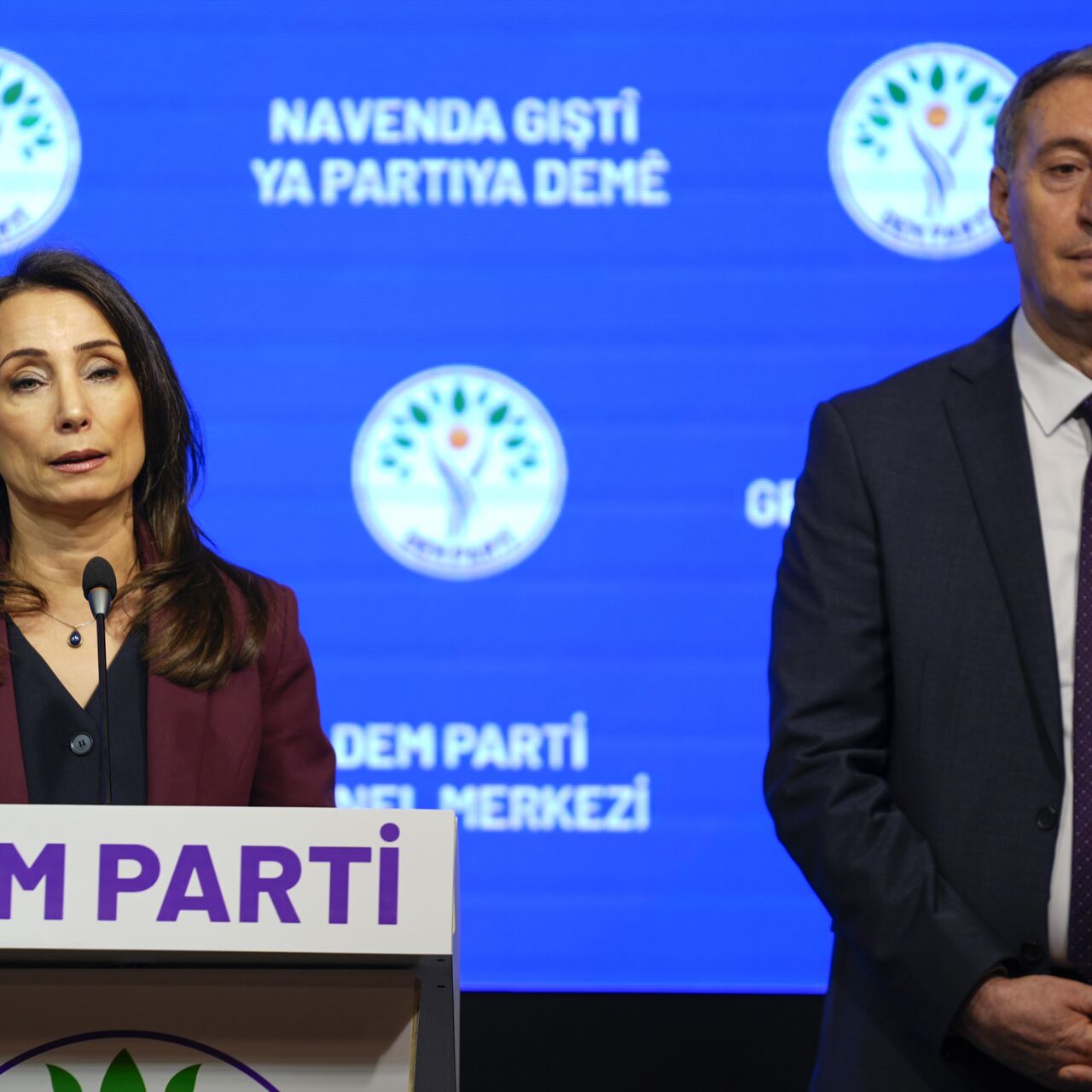 DEM Parti ‘Çerçeve Yasa’ için toplanıyor haber görseli