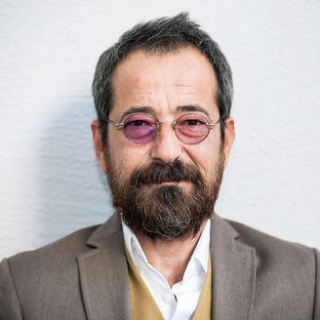 Sahnelere ara verdi