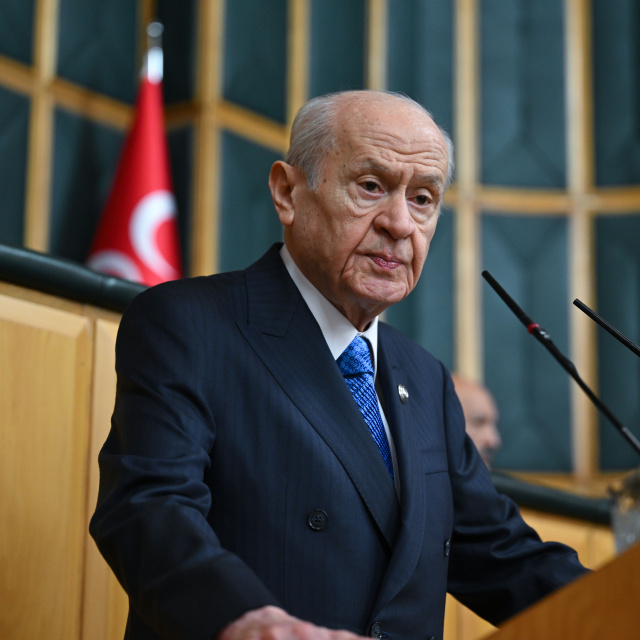 MHP lideri Bahçeli, çerçeve yasa teklifini imzaladı
