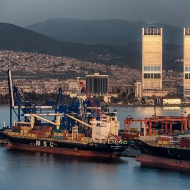 İzmir Limanı'nın devri tamamlandı