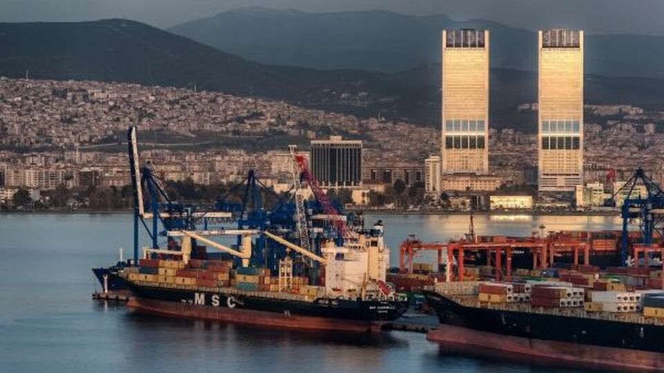 İzmir Limanı'nın devri tamamlandı