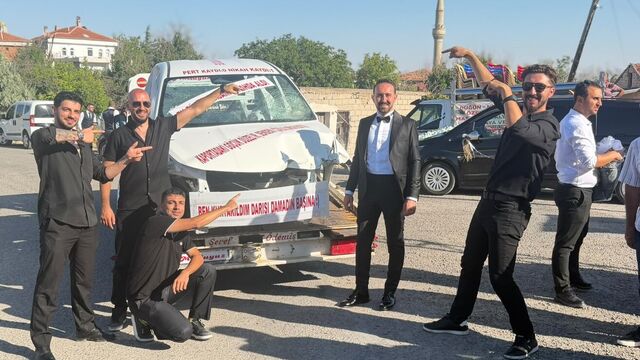 Damada 'pişmanlık' temalı düğün hediyesi