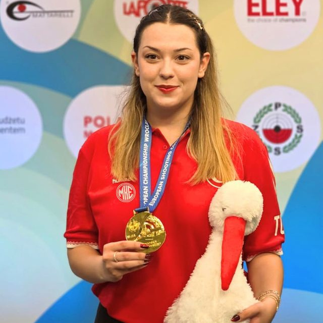 İlayda Nur Çürük'ten altın madalya!
