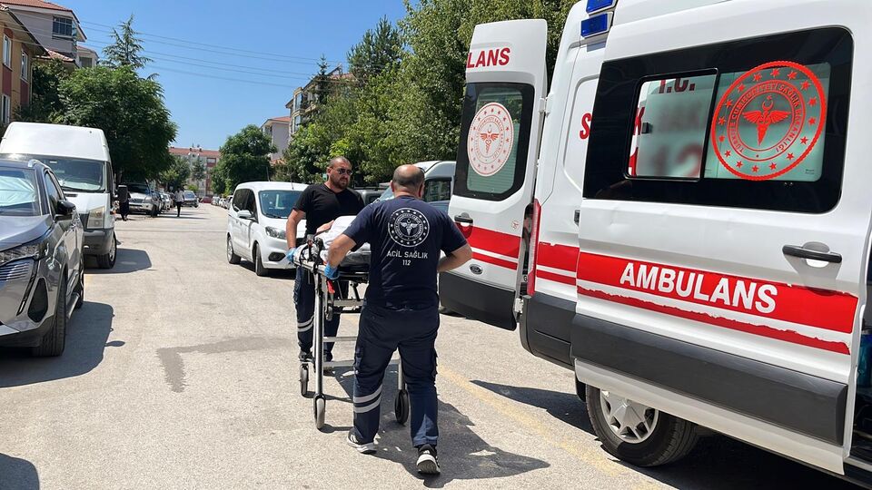 Korkunç kaza! Hamur keserken eli koptu!