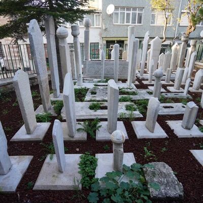 Fatih'te Osmanlı hazireleri ihya ediliyor