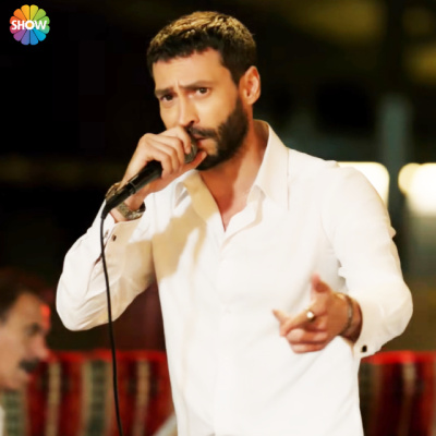 Kadir'den Defne'ye sitem şarkısı