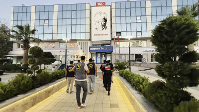 Firari başkan yardımcısı yakalandı