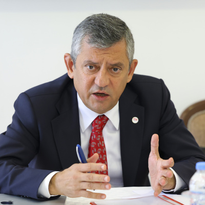 Özel’den çerçeve yasaya usul eleştirisi