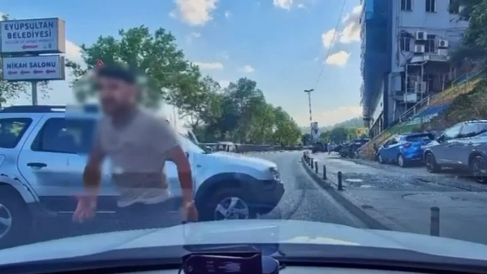 Trafikte ölüm tehdidi kamerada