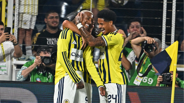 F.Bahçe tur kapısını araladı!