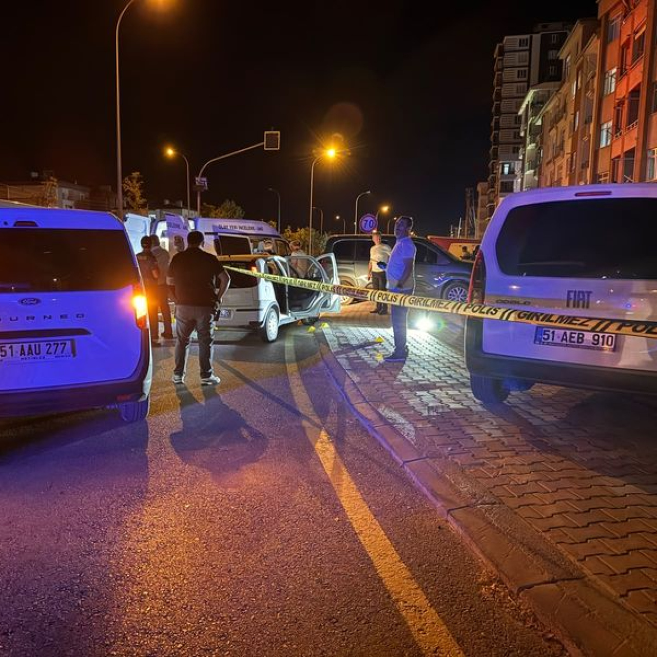 Başlarından vurulmuşlar! Kadın öldü, erkek ağır yaralı
