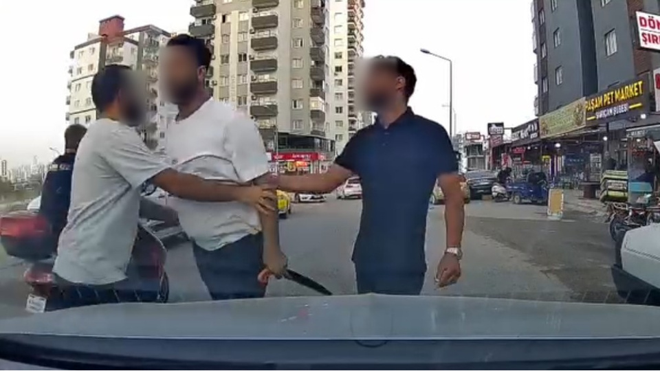 Trafikte testere ile tehdit!